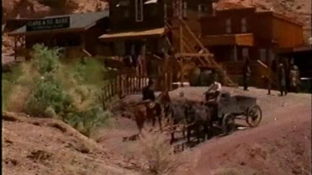 O Ataque dos Vermes Malditos 4  Dublado