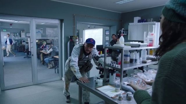 O.Ataque.dos.Vermes.Malditos.6.Um.Dia.Frio.no.Inferno.Dublado