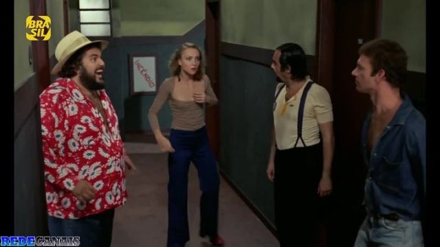 AINDA AGARRO ESTA VIZINHA