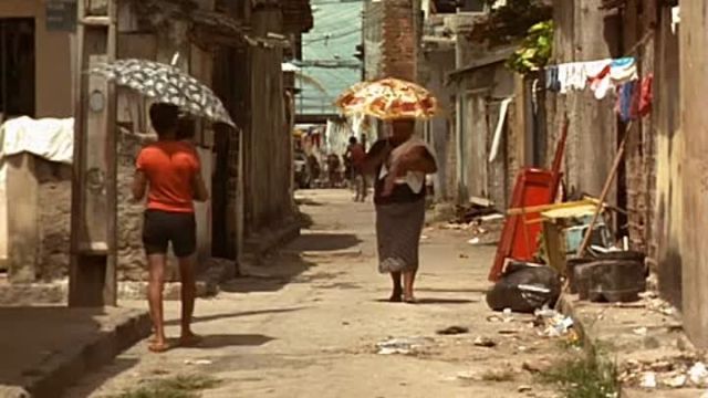 â Amarelo Manga - Filme 2002 Nacional Br â